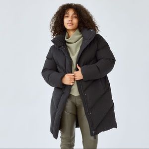 Aritzia Cloud Puff Midi in Black